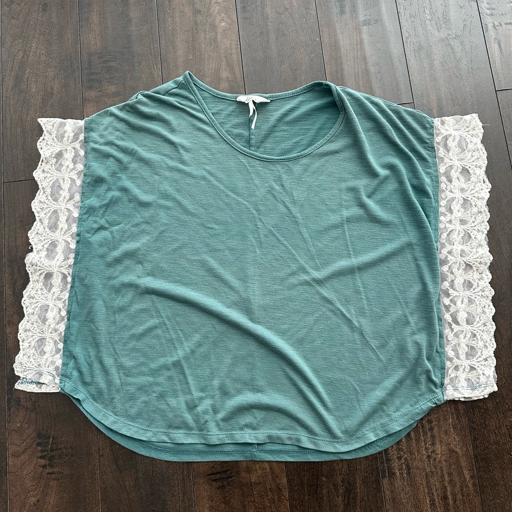 KINA blue/green flowy top in size small